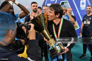 Antonio Conte: Chạm tay vào vàng, dù ở đâu