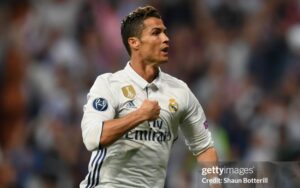 Hat-trick trong bóng đá là gì?