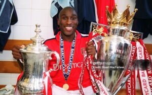 Sol Campbell vì sao là Judas số 1 nước Anh?