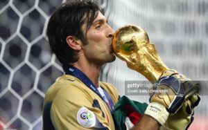 Buffon, tượng đài của bóng đá Italy