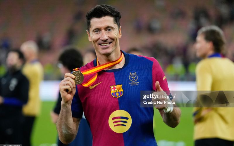 Lewandowski và điều kiện để ở lại Barcelona