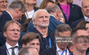 Giám đốc kỹ thuật có vai trò gì trong bóng đá?