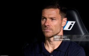 Xabi Alonso và bài toán trong phòng thay đồ Real Madrid