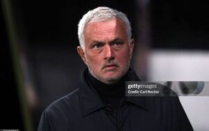 Cơn ác mộng của Mourinho chưa dừng lại