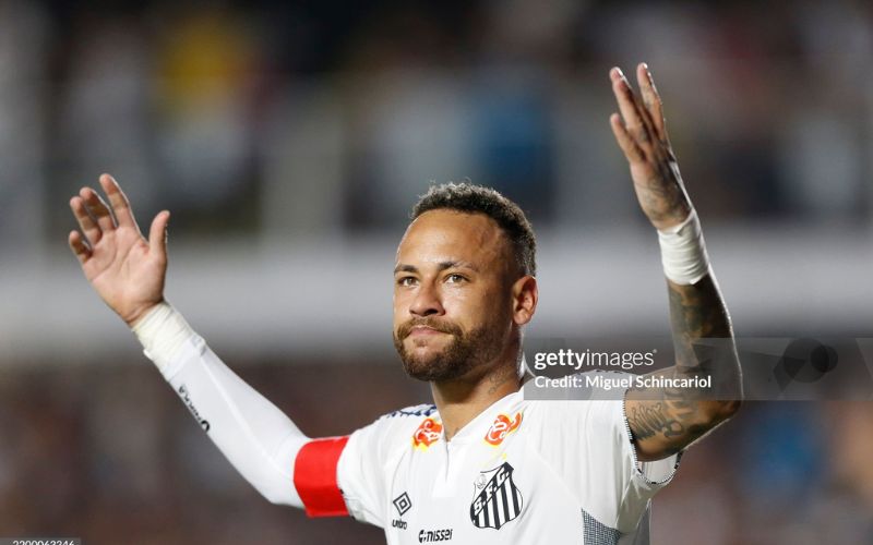 Cơn ác mộng chấn thương đeo bám Neymar