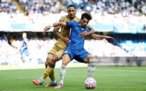 Vì sao bảng xếp hạng Premier League lại sít sao?