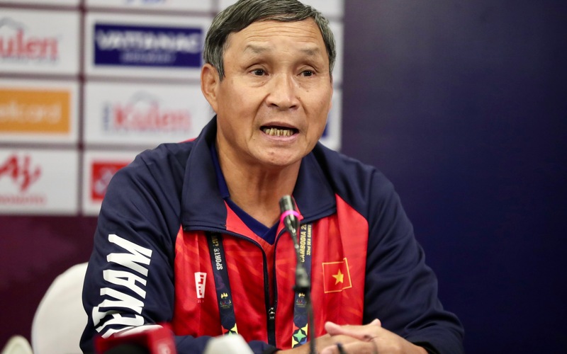 HLV Mai Đức Chung: Đến người Thái cũng khó hiểu với trọng tài