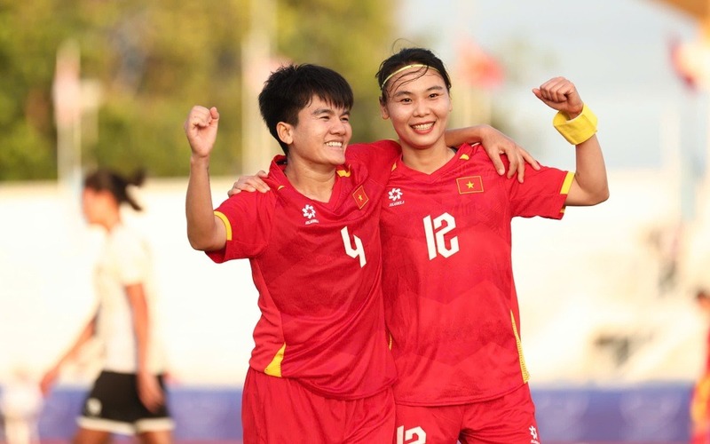 LĐBĐ Việt Nam thưởng cho đội nữ 500 triệu đồng