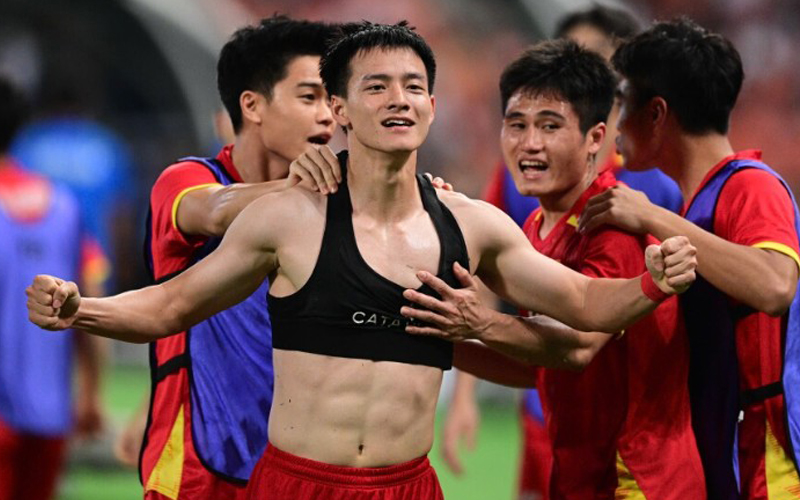 Từ vực thẳm đến đỉnh vinh quang: U22 Việt Nam viết sử thi ngược dòng trên đất Thái