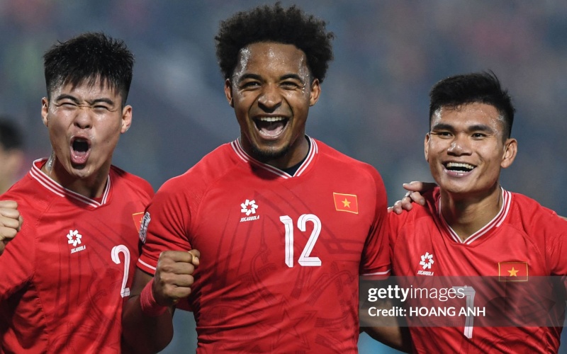 Xuân Son tiếp lửa cho U22 Việt Nam