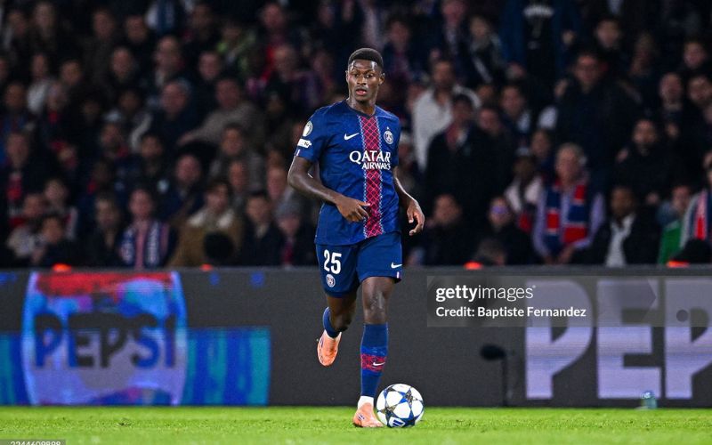 Bội thu danh hiệu, sao PSG gây kinh ngạc