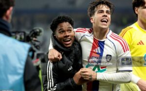 Endrick vực dậy tại Lyon