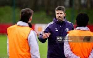 Ban huấn luyện chắp vá, MU có đủ sức vực dậy?