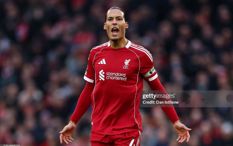 Van Dijk viết nên đêm lịch sử tại Anfield