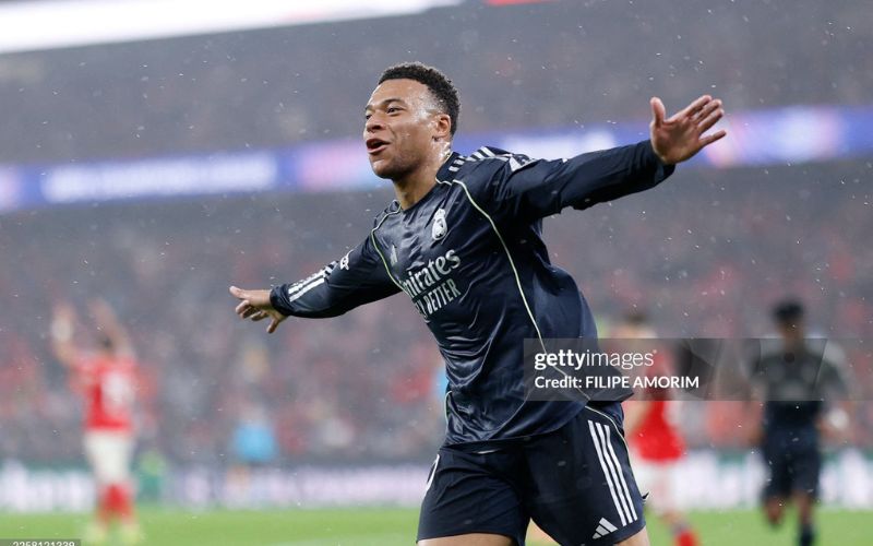 Mbappe chạm đỉnh lịch sử Champions League ở tuổi 26