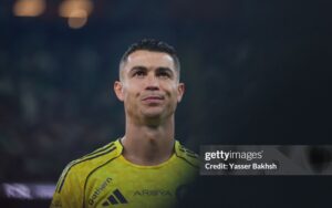 Ronaldo thâu tóm MU?