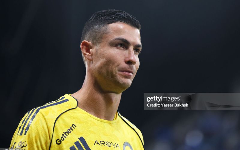 Ronaldo tạo hỗn loạn ở Saudi Arabia