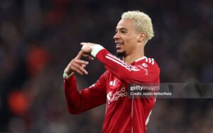 Ekitike thăng hoa đúng lúc Haaland sa sút