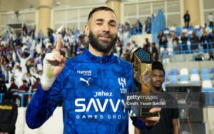 Benzema quyết không tụt lại sau Ronaldo