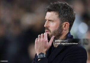 Nắm lợi thế lớn, Carrick vẫn cảnh báo MU