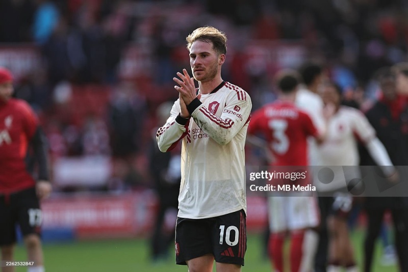 Bàn thắng muộn của Mac Allister giúp Liverpool lập kỷ lục phút bù giờ