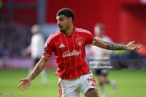 Morgan Gibbs-White đặt ra bài toán cho Manchester United