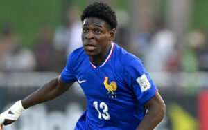 Barcelona “phản đòn” PSG: Mbemba và cuộc đấu âm thầm vì tương lai