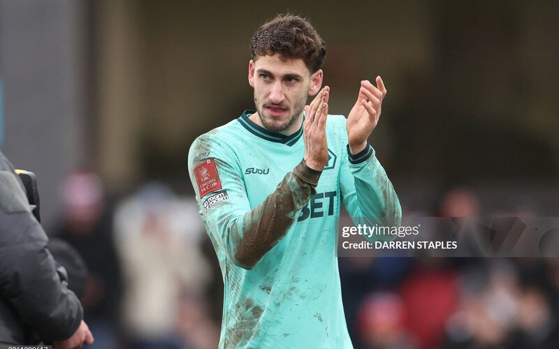 Wolves nhọc nhằn vượt ải Grimsby tại FA Cup