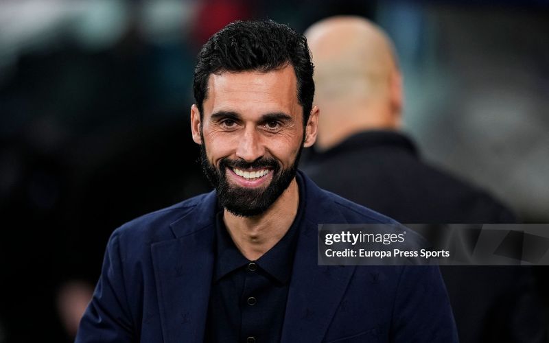 HLV Real Madrid khiến tất cả ngỡ ngàng