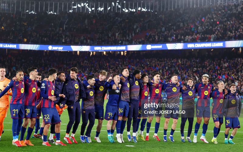 Tiến sâu tại Champions League, Barcelona thu hàng trăm triệu euro