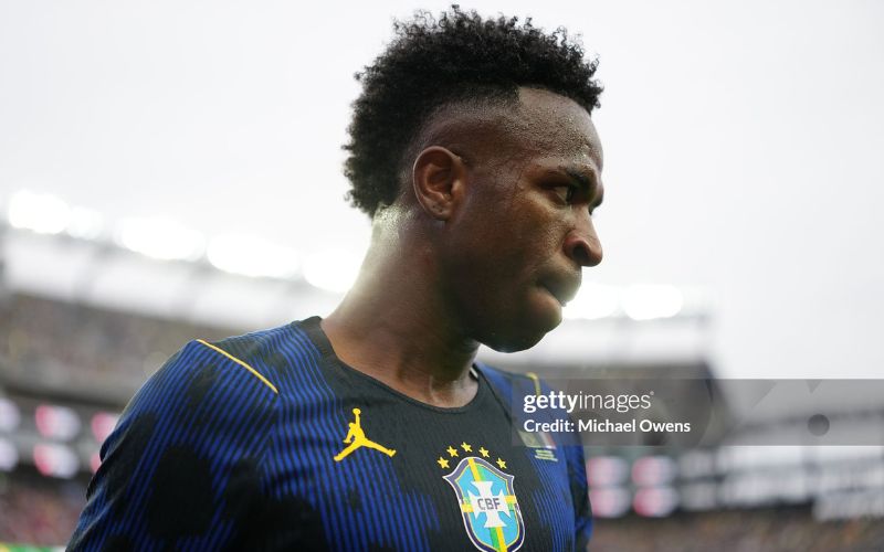 Vinicius trước bài toán kế nhiệm Neymar