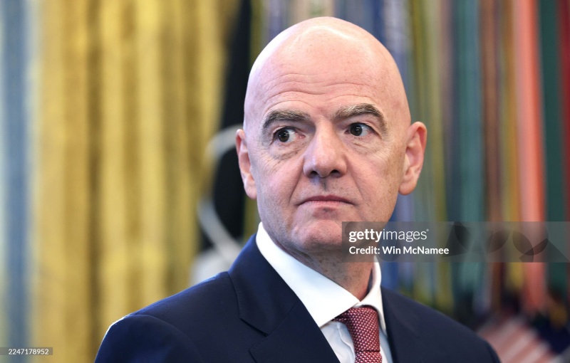 Platini công kích Infantino: ‘Luôn đứng về phía người giàu và quyền lực’