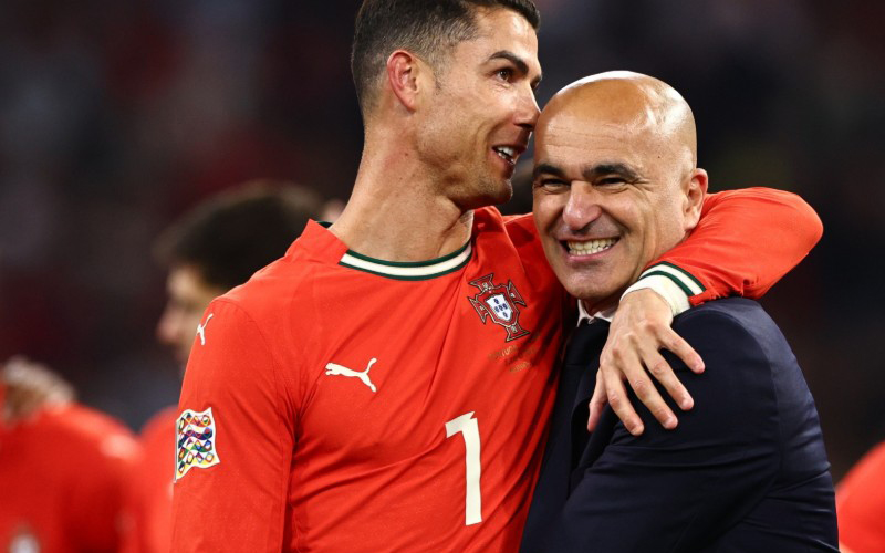 Roberto Martínez và lời mời từ Old Trafford: Bước ngoặt sau World Cup?