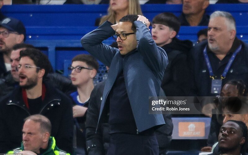 Chelsea chia tay Champions League sau trận thua tủi hổ