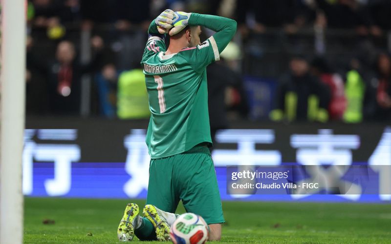 Donnarumma thất thần khi thua Bosnia